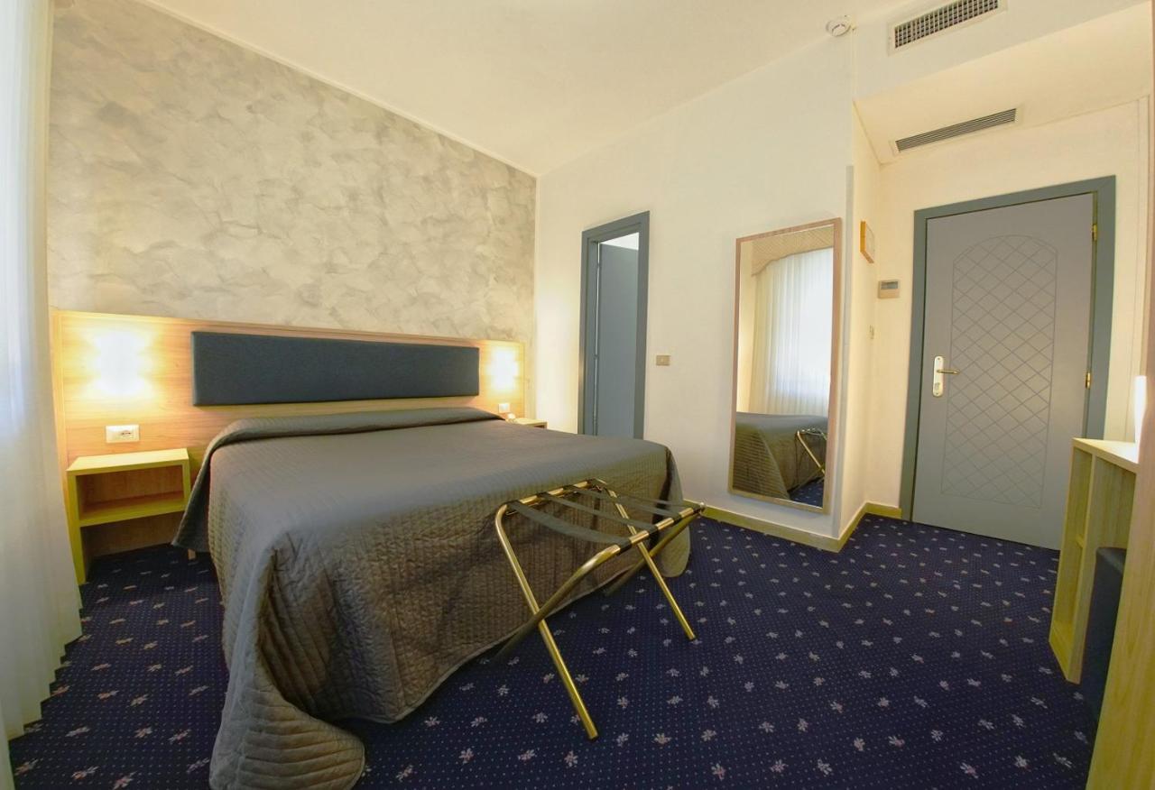 Hotel Le Torrette Galbiate Exterior photo